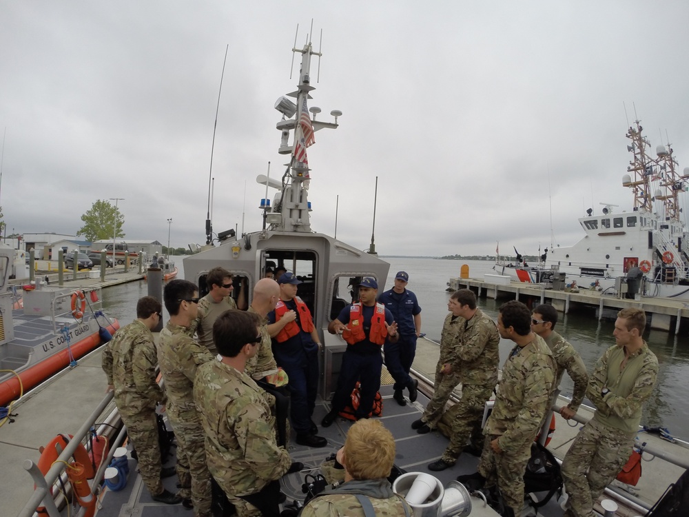 Army National Guard Special Forces train with USCG