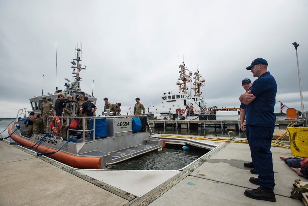 USCG Train with Army NG Special Forces Combat Divers