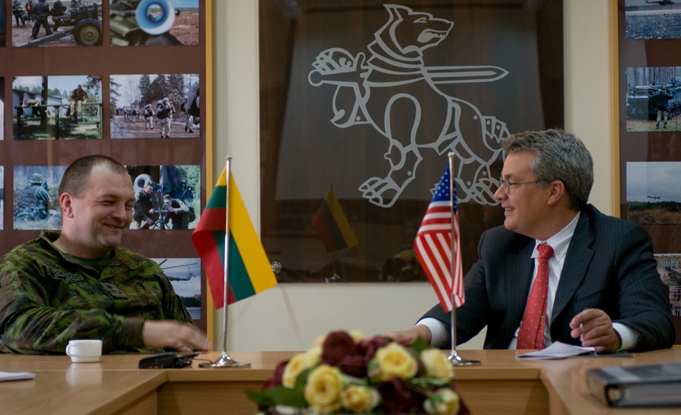 Senior US Helsinki Commission Representative visits Iron Wolf Brigade