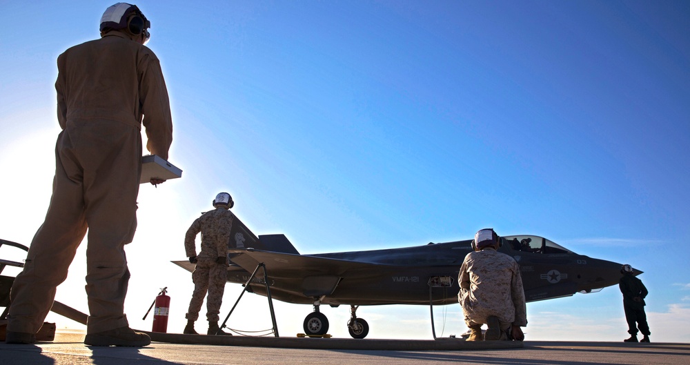 MWSS-371 Keep the ACE in the Sky During F-35B Lightning II FCLP