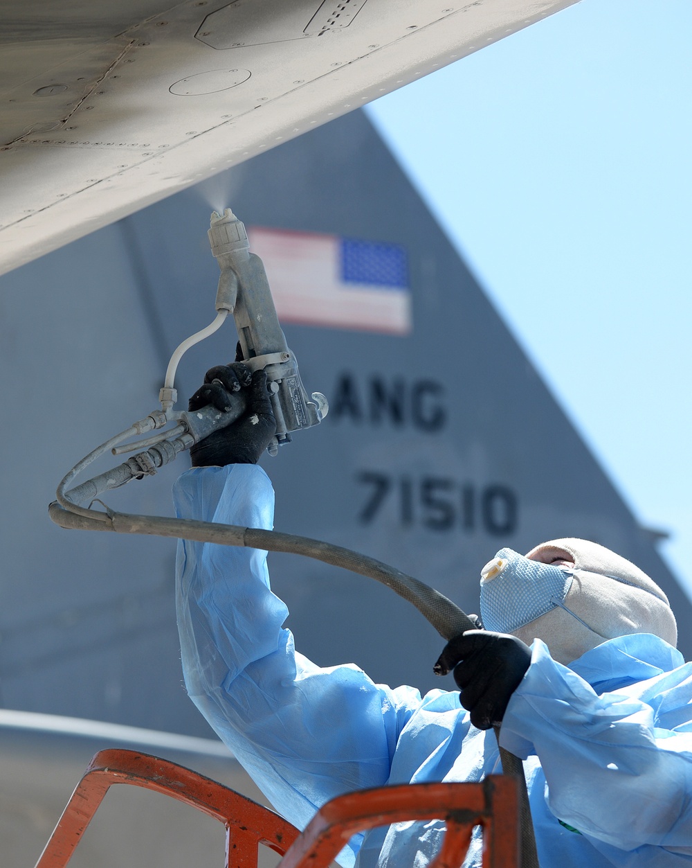 Aerospace Museum aircraft repainting