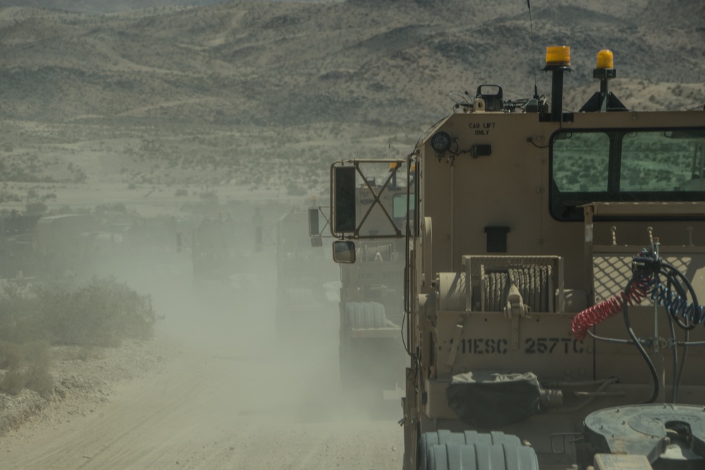 Army Reserve unit moves heavy equipment at the NTC
