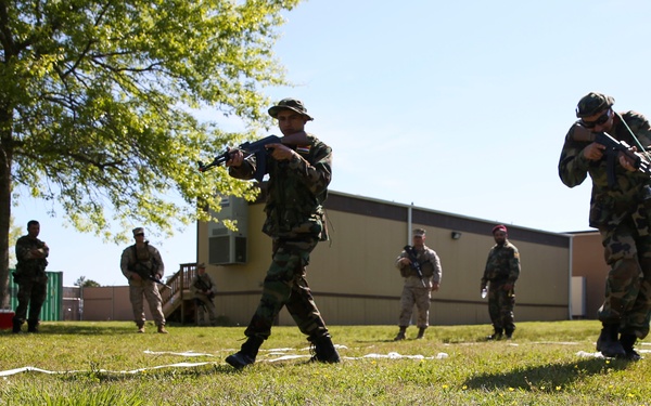 II MEF Marines complete MCSCG’s advisor training