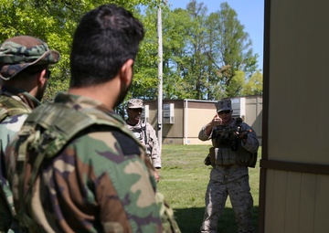 II MEF Marines complete MCSCG’s advisor training