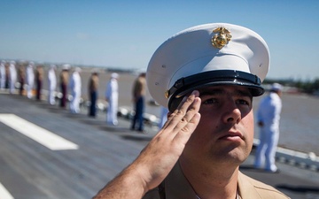 Marines, Sailors man the rails to conclude Navy Week New Orleans