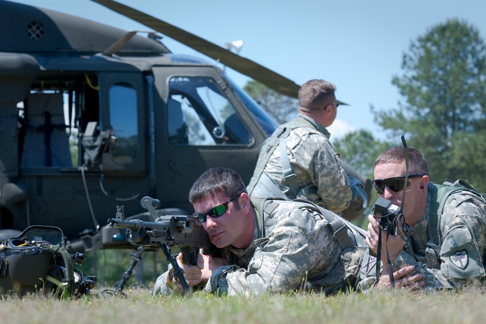 Black Hawk crews train to recover downed aircraft