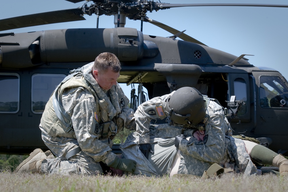 Black Hawk crews train to recover downed aircraft