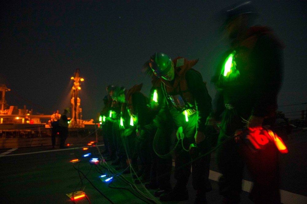 USS Farragut underway replenishment