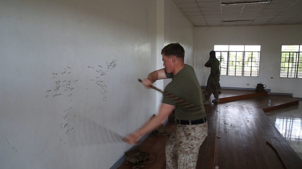 Marines learn Philippine stick fighting with sixth-degree black belt