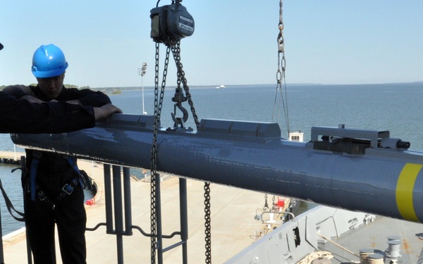 Kearsarge Amphibious Ready Group conducts PMINT