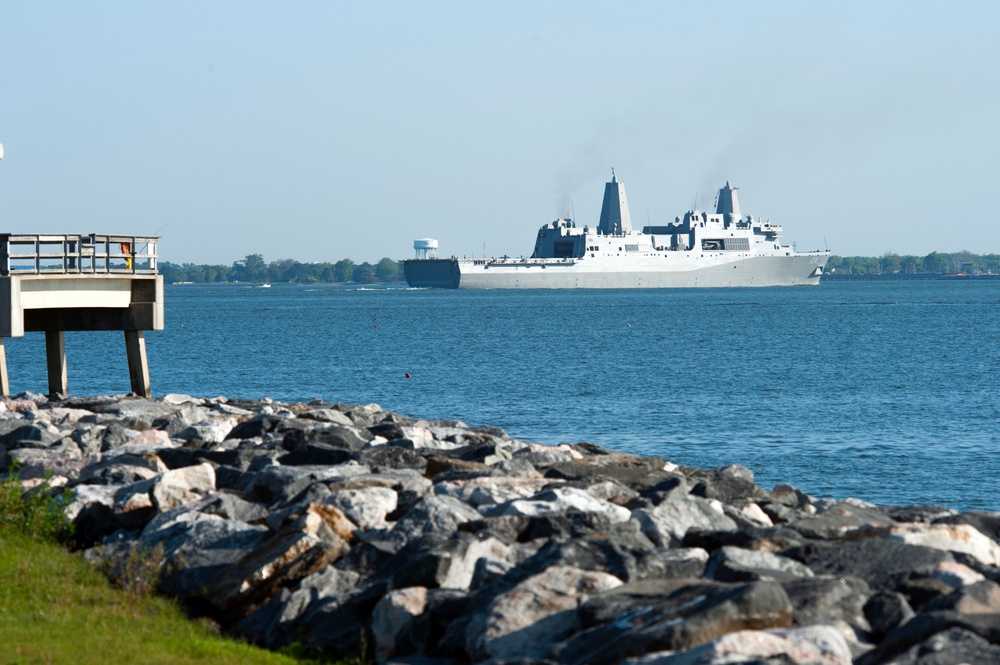 Kearsarge Amphibious Ready Group conducts PMINT