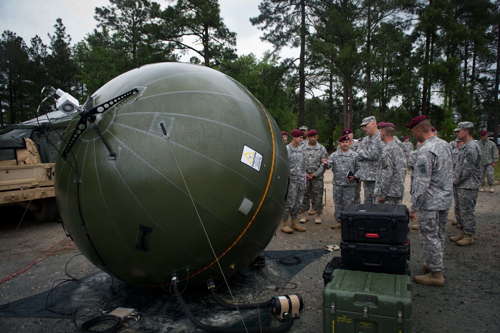 Chief of Staff visits with 82nd Airborne