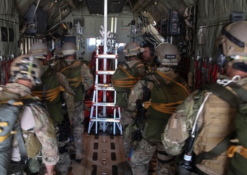 U.S. Marine Super Hercules supports U.S. and Chilean Air Commandos during exercise airfield seizure