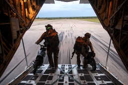 U.S. Marine Super Hercules supports U.S. and Chilean Air Commandos during exercise airfield seizure