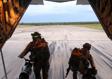U.S. Marine Super Hercules supports U.S. and Chilean Air Commandos during exercise airfield seizure