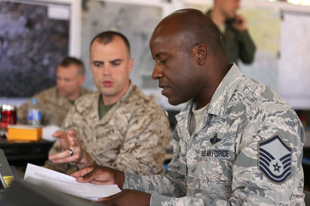 U.S., Nepal's military coordinate relief missions
