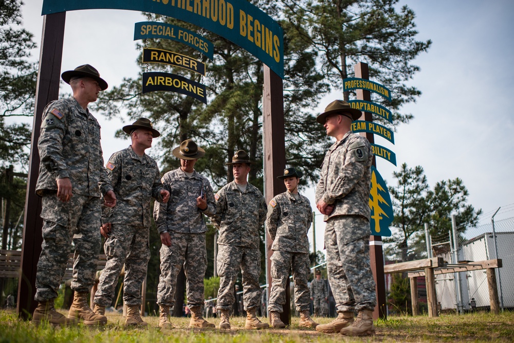 2015 US Army Reserve Best Warrior Competition: Obstacle course