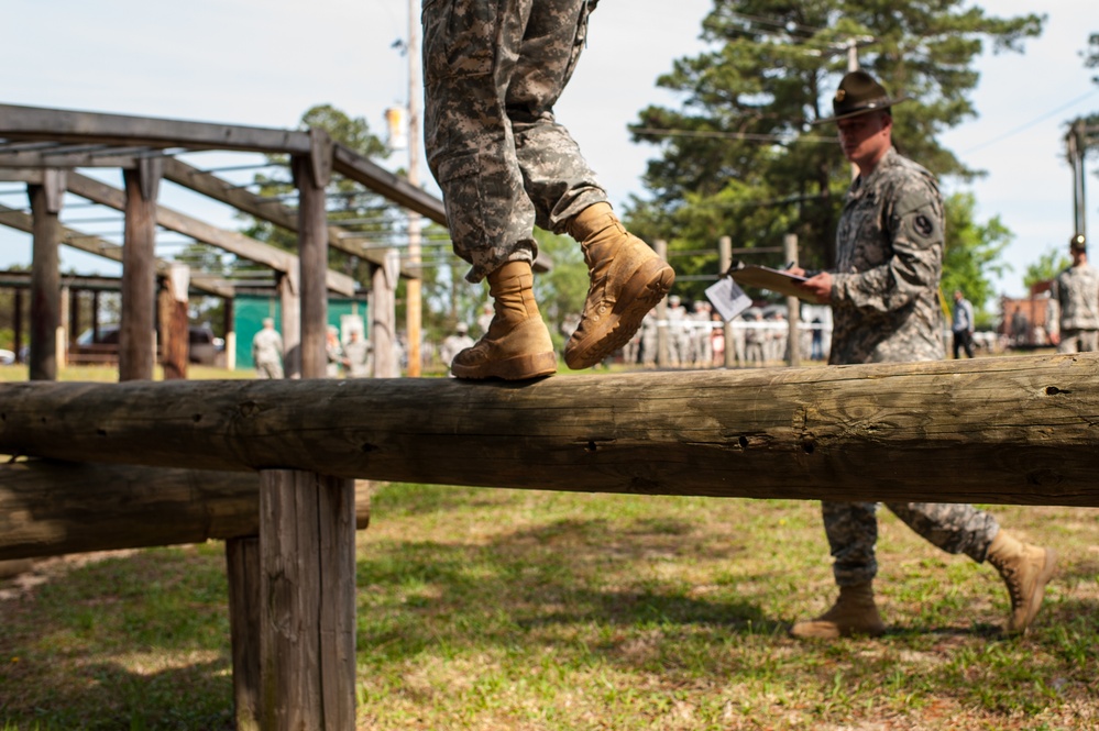 2015 US Army Reserve Best Warrior Competition: Obstacle course