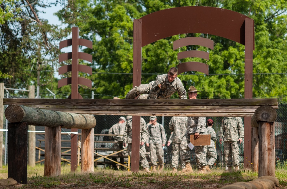 2015 US Army Reserve Best Warrior Competition: Obstacle Course