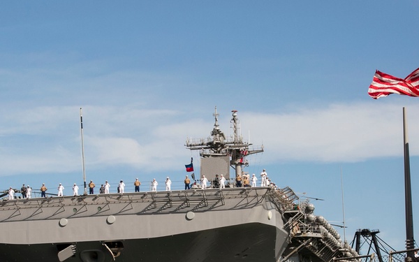 Marines, sailors arrive for Fleet Week in south Florida