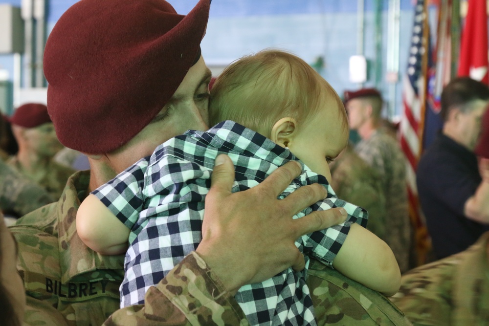 The last paratroopers with the 82nd Combat Aviation Brigade return home