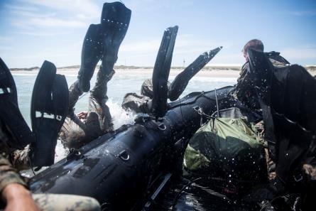 Alpha Company, 2nd Recon helocasts during amphibious package