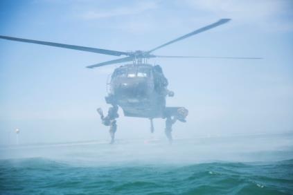 Alpha Company, 2nd Recon helocasts during amphibious package