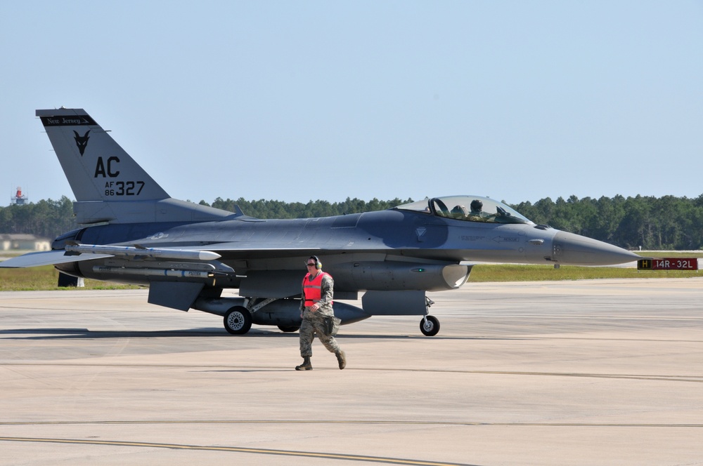 Viper taxiing at Combat Archer