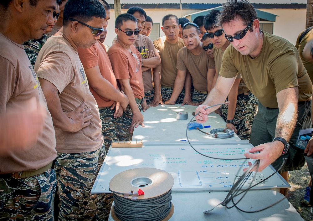 Philippine, U.S. Sailors prepare for explosive door breaching during Exercise Balikatan 2015