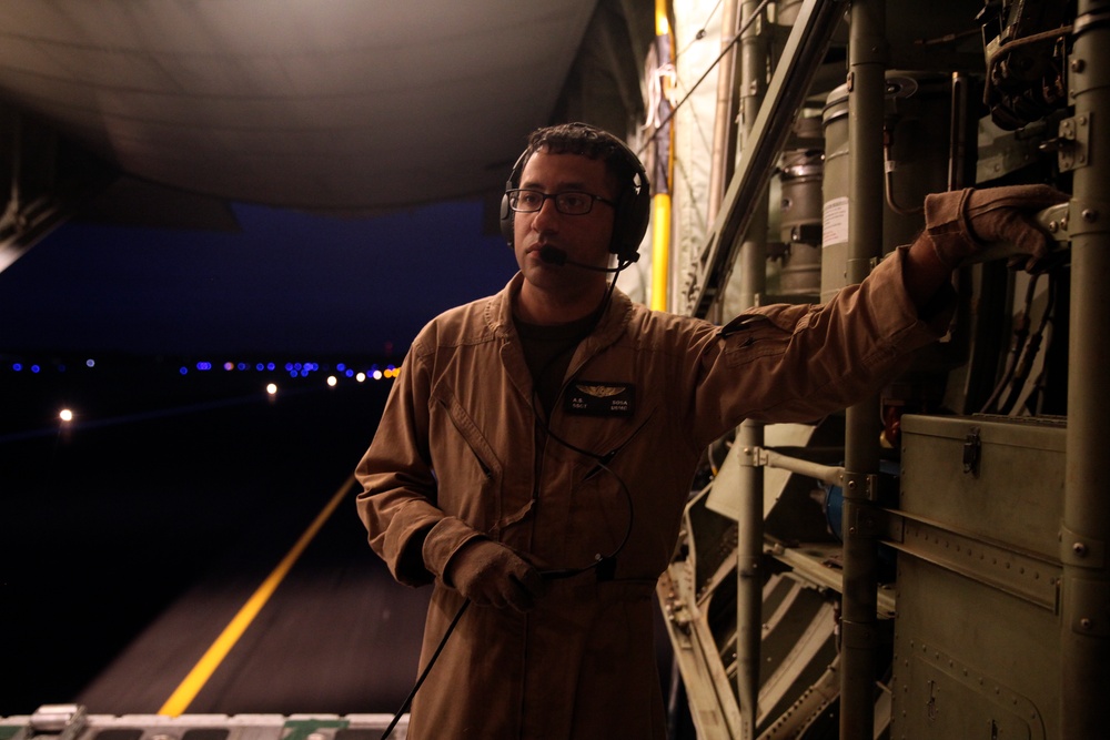 VMGR-252 supports Special Tactics Training Squadron during Emerald Warrior 2015