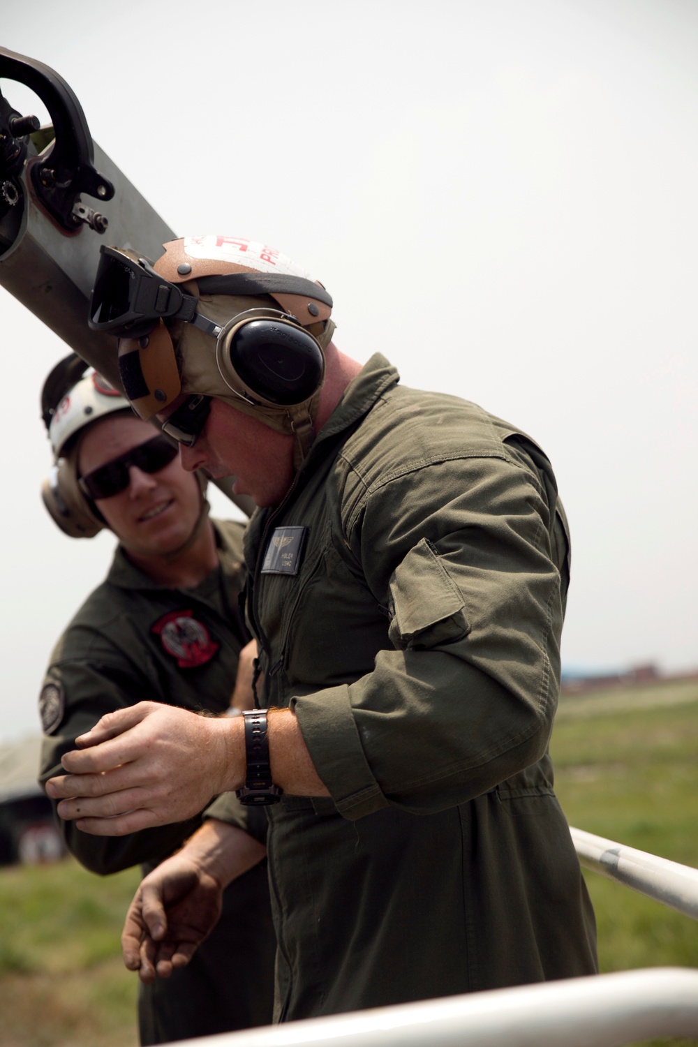 Marines continue to bring aid to the country of Nepal