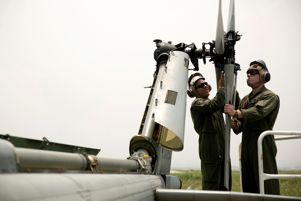 Marines continue to bring aid to the country of Nepal