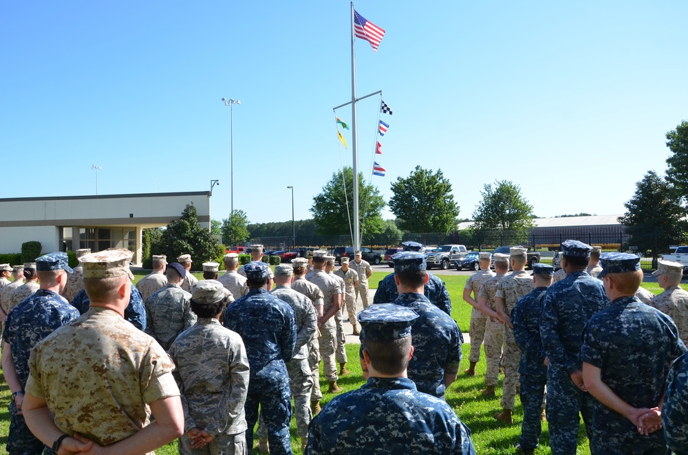 Medal presented to heroic Marine