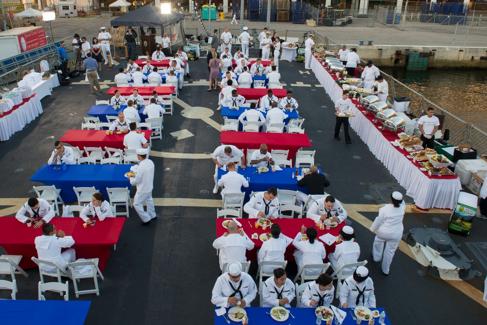 'Mr. Food Test Kitchen' films a show aboard USS Cole