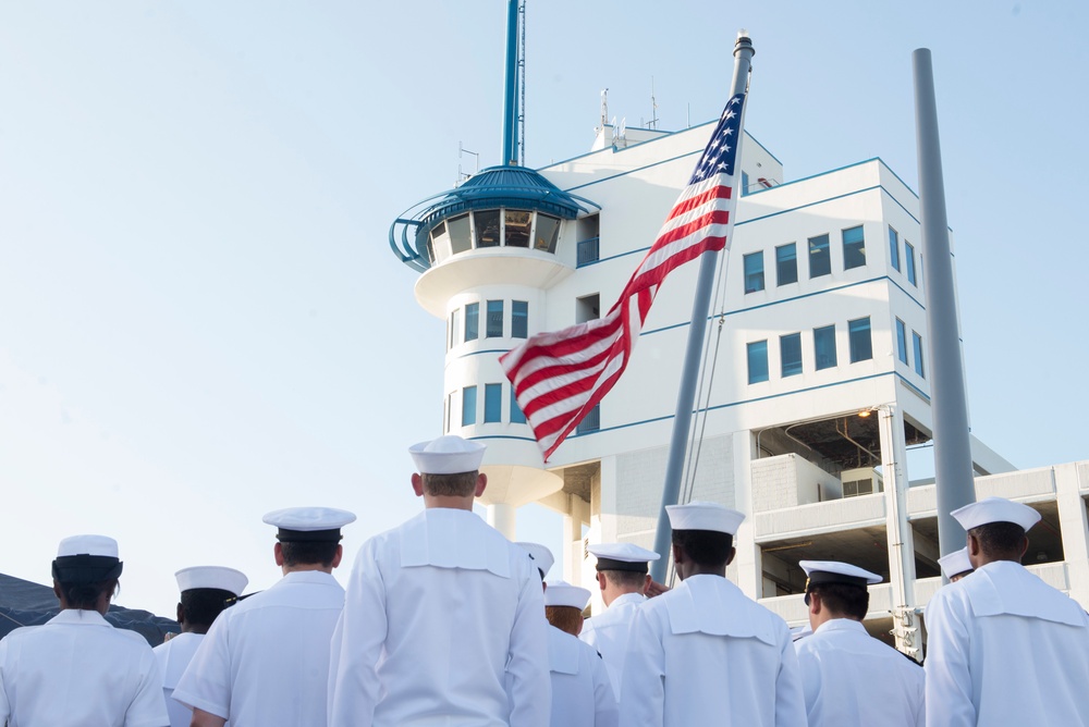 'Mr. Food Test Kitchen' films a show aboard USS Cole