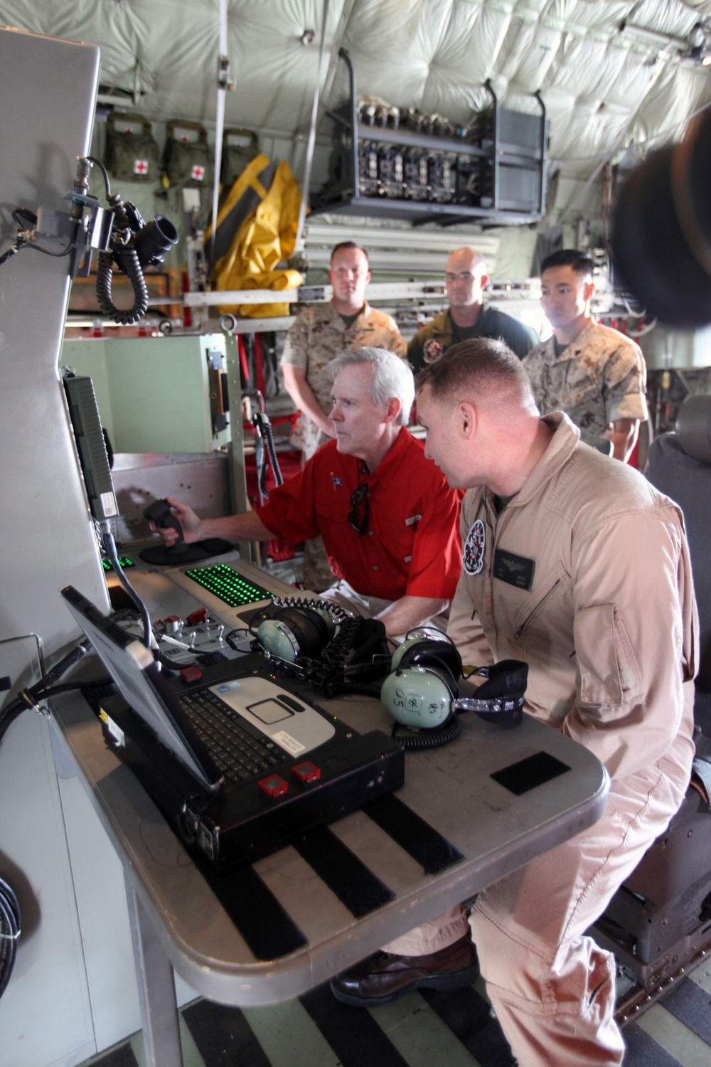 SECNAV visits 2nd MAW, Cherry Point Marines, Sailors