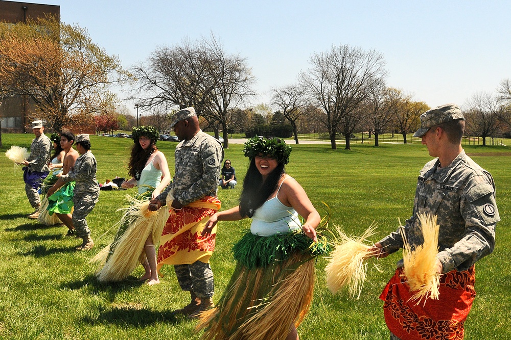 Army Reserve soldiers learn Hawaiian dance during ethnic observance