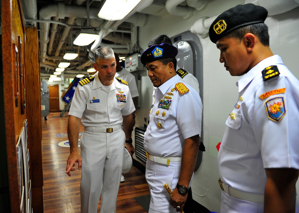 USS Blue Ridge tour