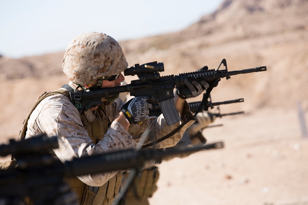 US Marines fine tune their marksmanship skills in Jordan