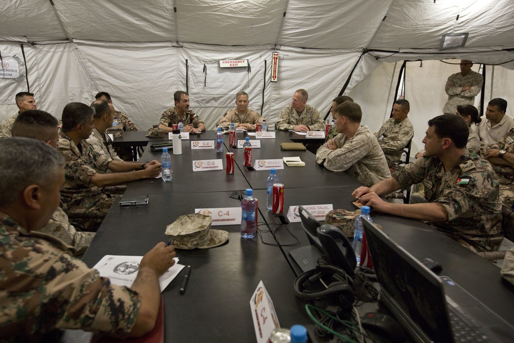 DVIDS - Images - US Army, Jordanian generals visit troops [Image 6 of 9]