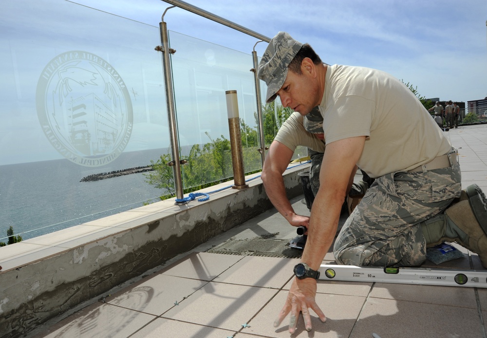 Oregon Airmen provide humanitarian assistance to Romania
