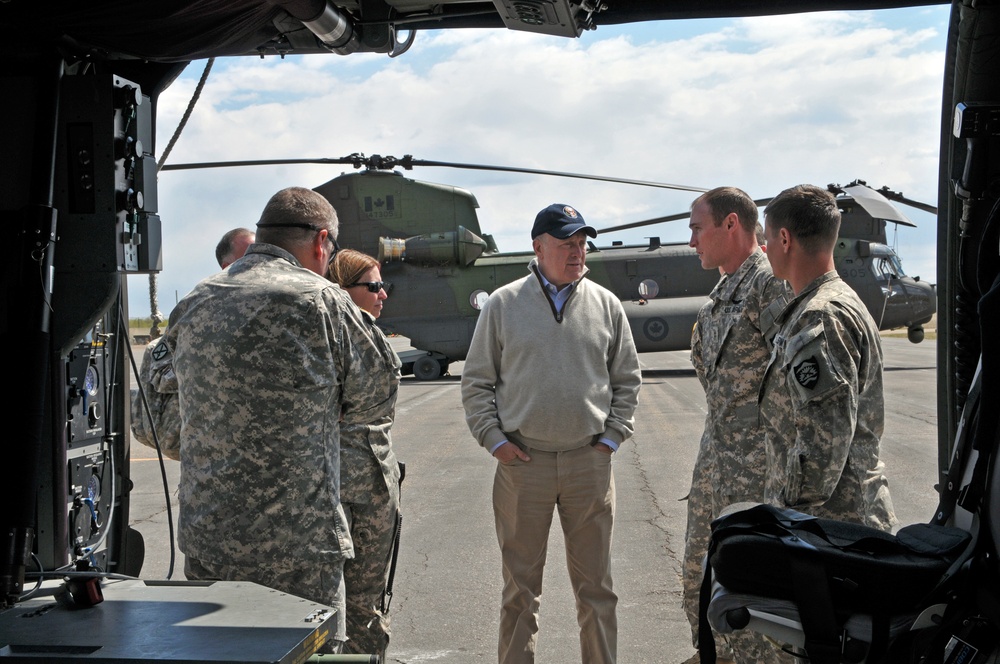 United States ambassador to Canada visits Oregon Soldiers during Exercise Maple Resolve