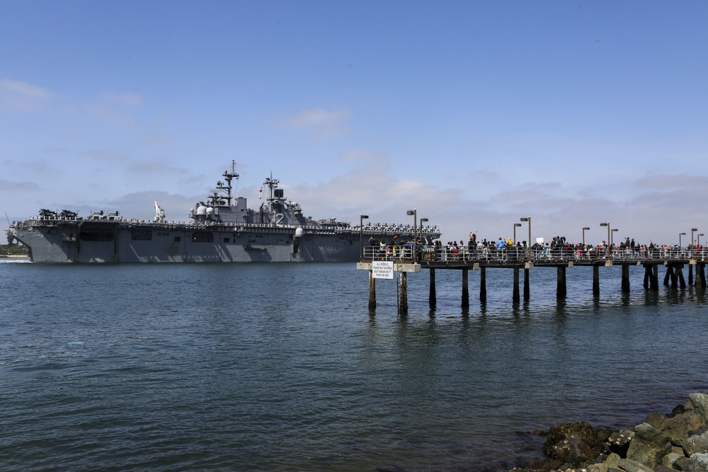 15th MEU and Essex Amphibious Ready Group set sail