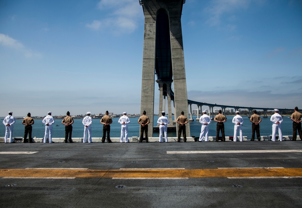 Marines, Sailors man the rails of USS Essex