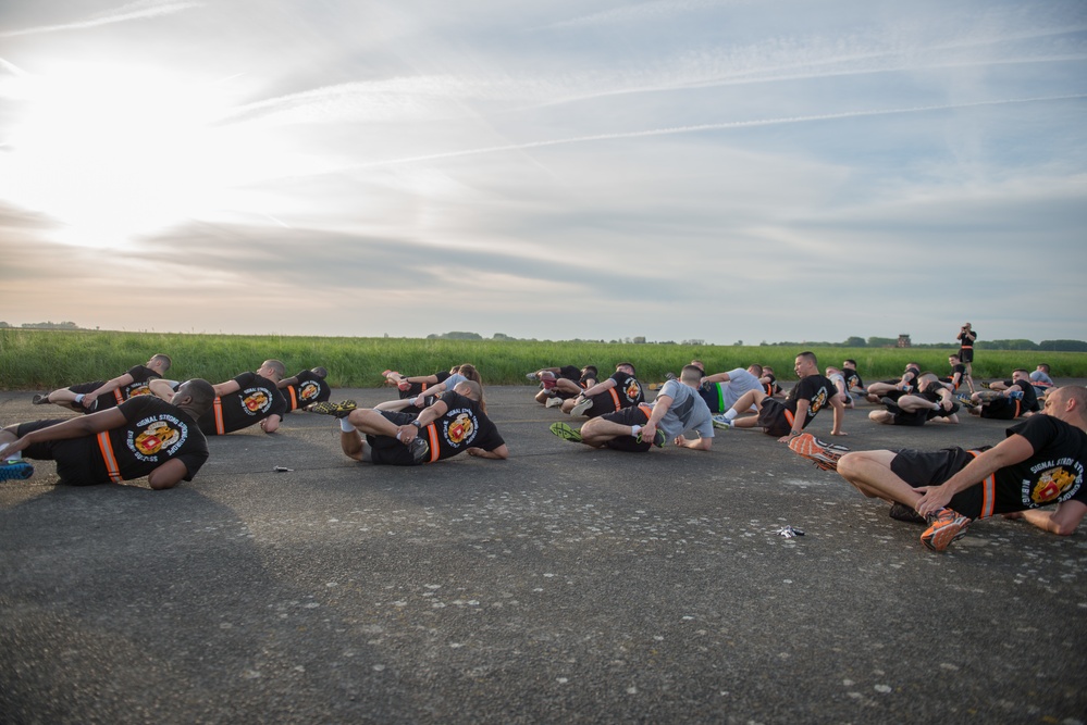 Regimental run kicks off Signal Week in Belgium