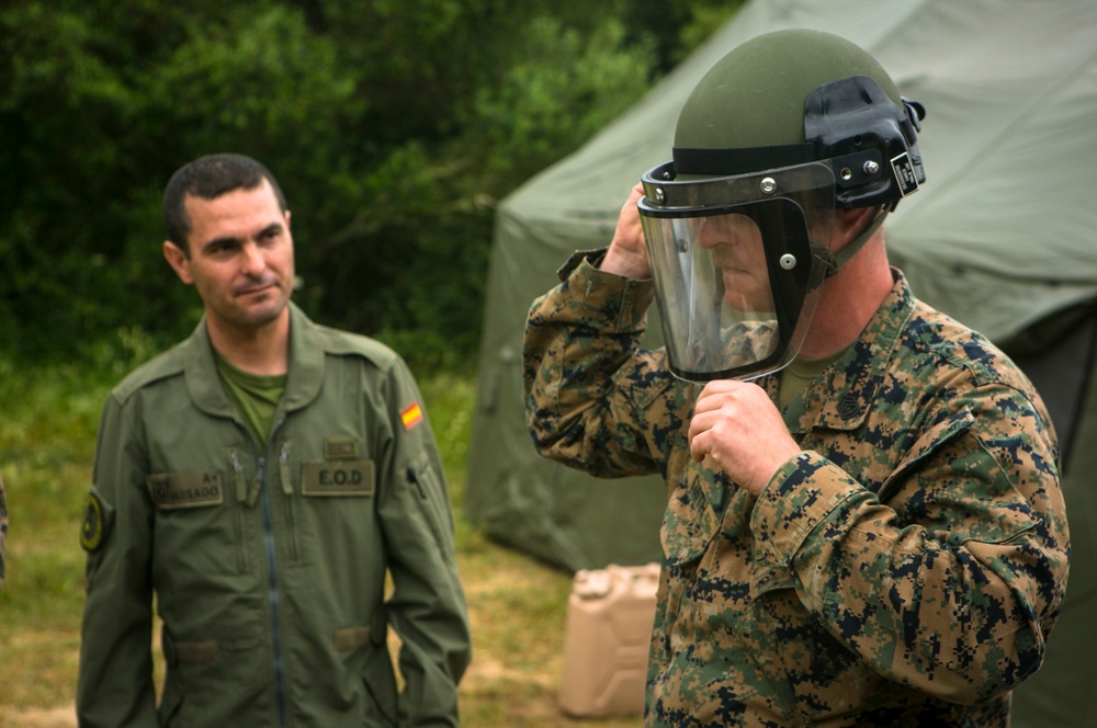 US, Spanish Marines team up, train for explosives disposal