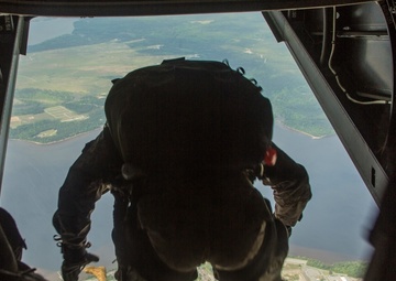 VMM-261 helps commemorate veterans