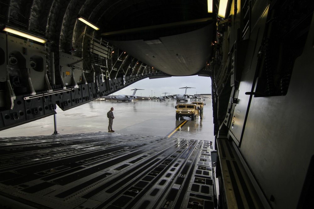 NY Air National Guard C-17 assists NJ Army Guard with deployment exercise