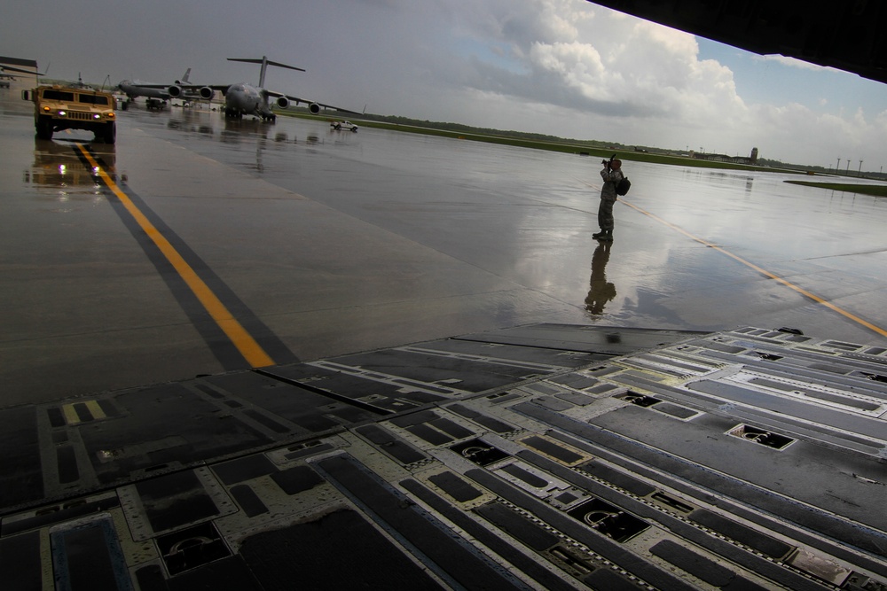 NY Air National Guard C-17 assists NJ Army Guard with deployment exercise