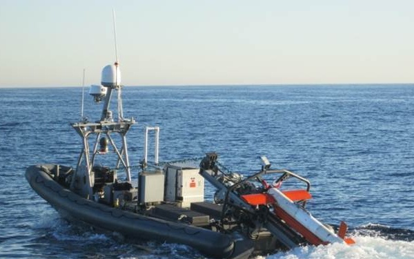 MHU UOES deploys a AQS-24 tow body